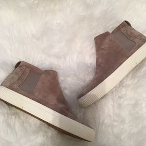 Vince |  Tan suede ankle slip on sneakers